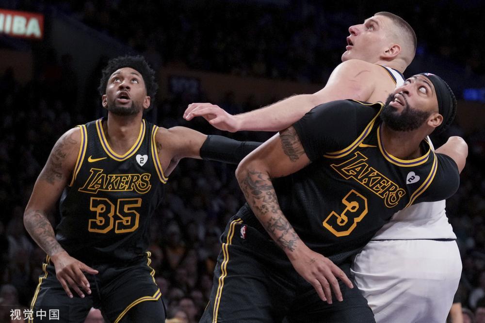 依旧保持着 依旧保持着